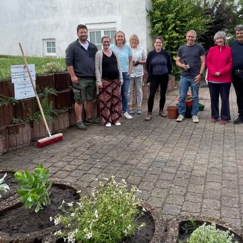 Pflanzaktion „Mehr Grün in Hackenheim“ am Dorfplatz 06-2026 